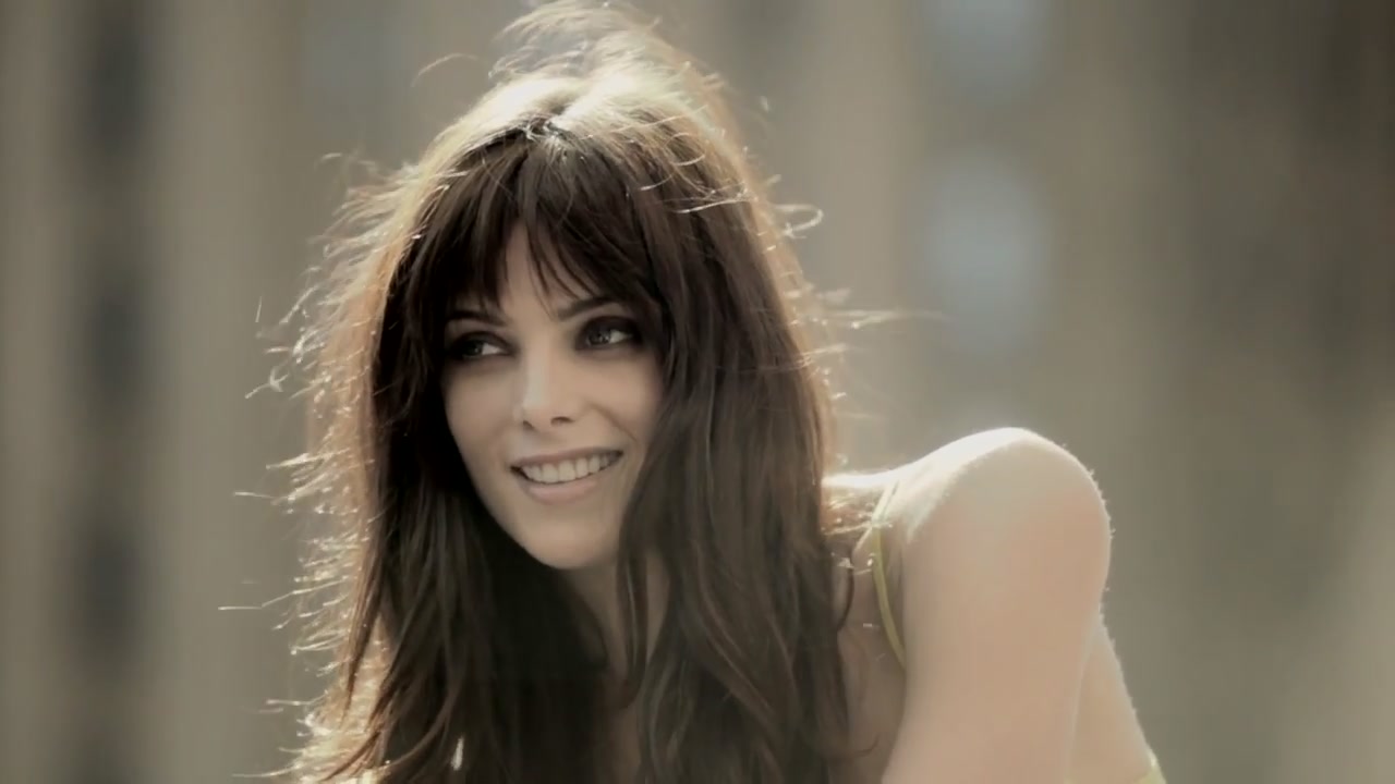Ashley-Greene-dot-nl_BehindTheScenesDKNY0041.jpg