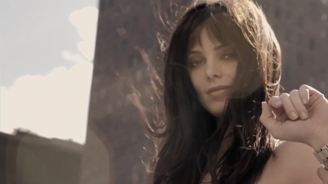 Ashley-Greene-dot-nl_BehindTheScenesDKNY0043.jpg