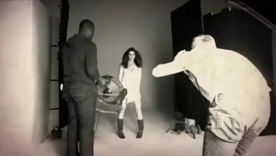 ashley-greene_dot_nl-BTS-May2011Glamour00030.jpg