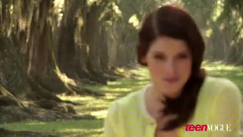 ashleygreene_dot_nl--TeenVouge2011BTS00005.jpg