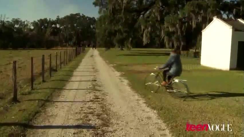 ashleygreene_dot_nl--TeenVouge2011BTS00085.jpg ashleygreene_dot_nl--TeenVouge2011BTS00085.jpg