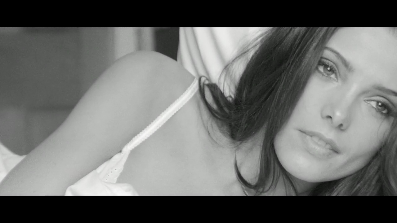 Ashley-Greene-dot-nl_2012Esquire-2-0044.jpg