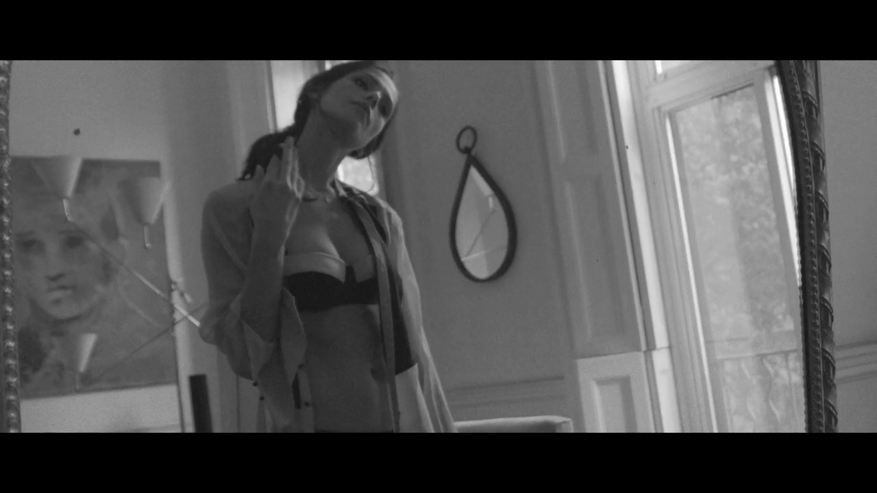 Ashley-Greene-dot-nl_2012Esquire-2-0097.jpg