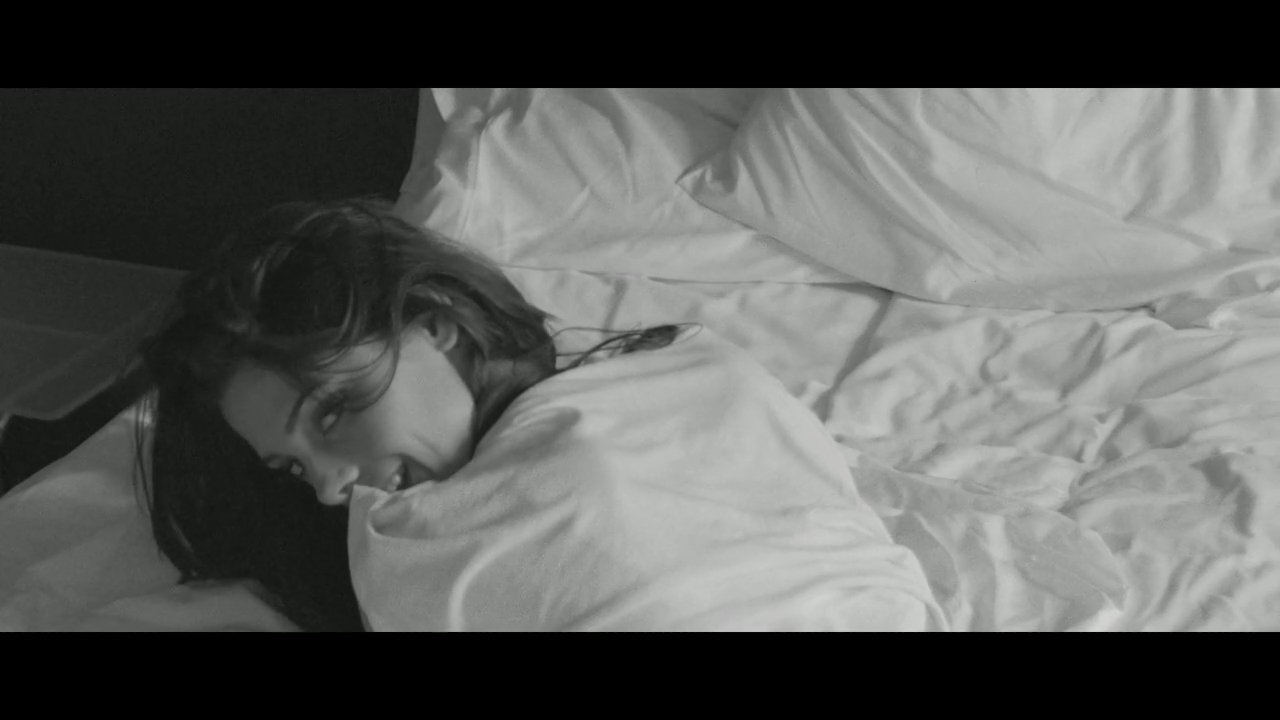 Ashley-Greene-dot-nl_2012Esquire-2-0109.jpg