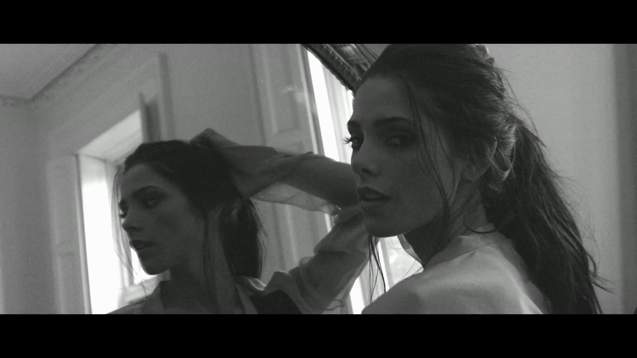 Ashley-Greene-dot-nl_2012Esquire-2-0125.jpg