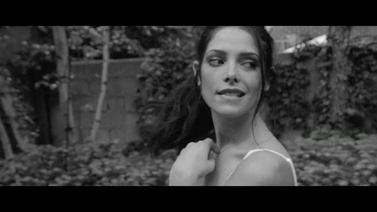 Ashley-Greene-dot-nl_2012Esquire-2-0127.jpg