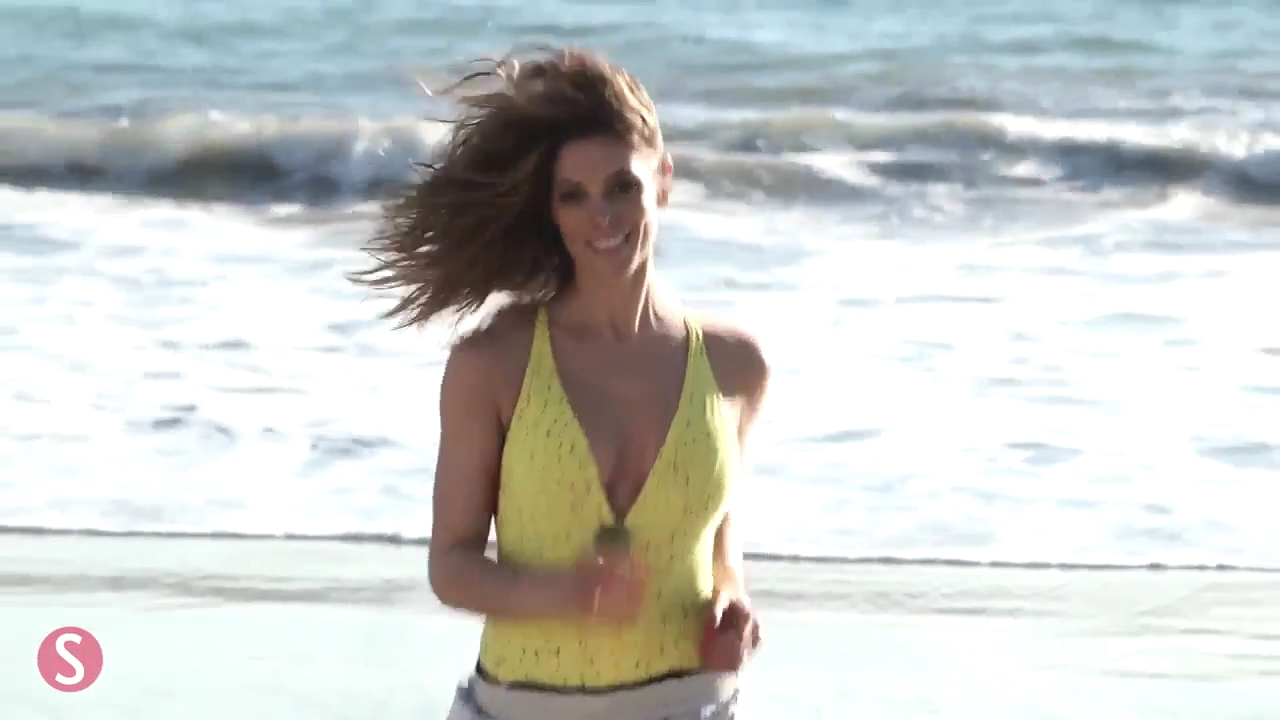 Ashley-Greene_dot_nl_2016ShapeMagazine0019.jpg