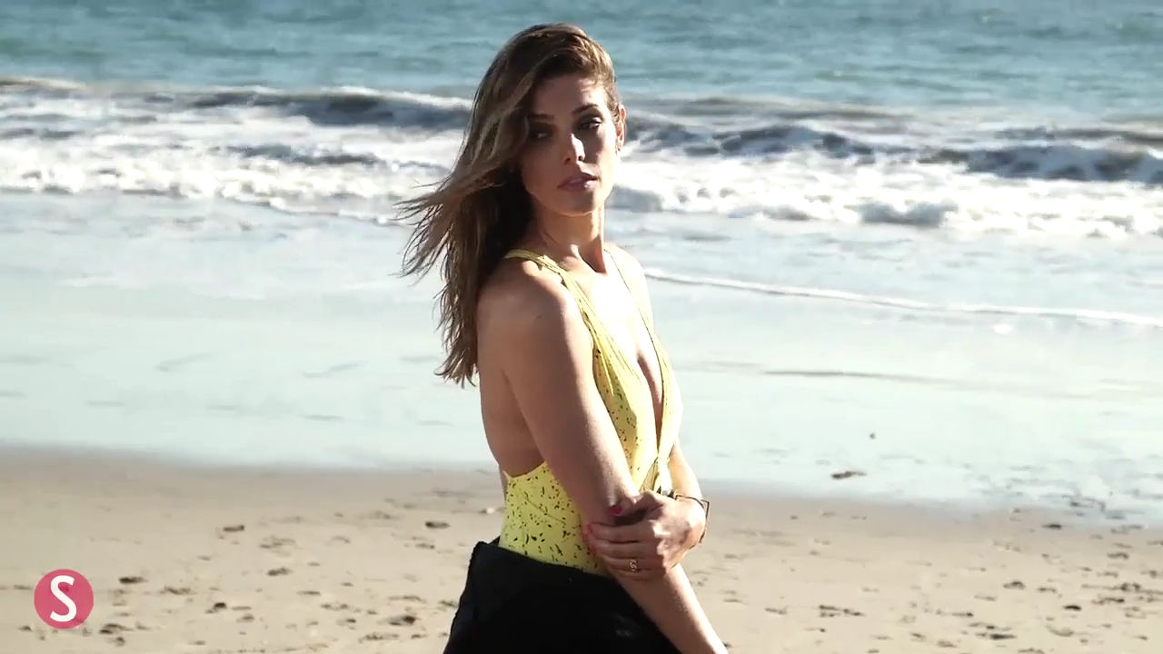 Ashley-Greene_dot_nl_2016ShapeMagazine0039.jpg