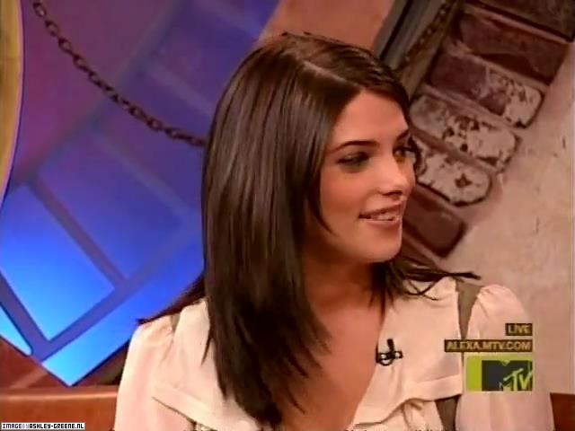 Ashley-Greene_dot_nl-AlexaChung24nov09-00137.jpg