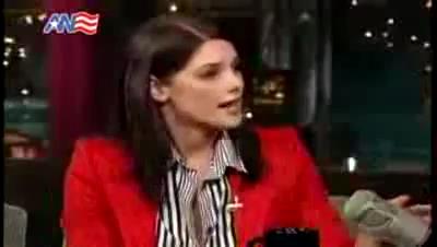 Ashley-Greene_dot_nl-DavidLetterman23april-00040.jpg