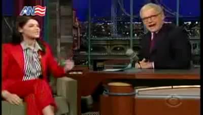 Ashley-Greene_dot_nl-DavidLetterman23april-00071.jpg