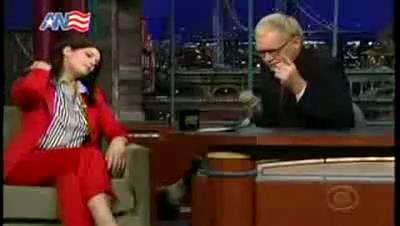 Ashley-Greene_dot_nl-DavidLetterman23april-00185.jpg