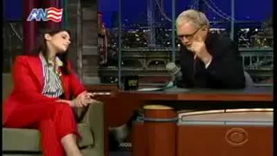 Ashley-Greene_dot_nl-DavidLetterman23april-00186.jpg