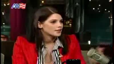 Ashley-Greene_dot_nl-DavidLetterman23april-00198.jpg