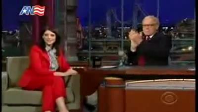 Ashley-Greene_dot_nl-DavidLetterman23april-00219.jpg