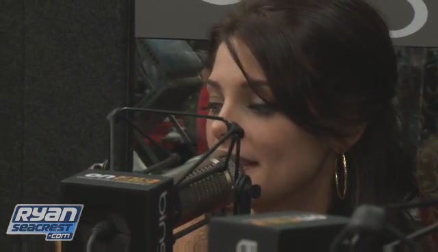 Ashley-Greene-dot-nl_2009RyanSeacrest0063.jpg Ashley-Greene-dot-nl_2009RyanSeacrest0063.jpg