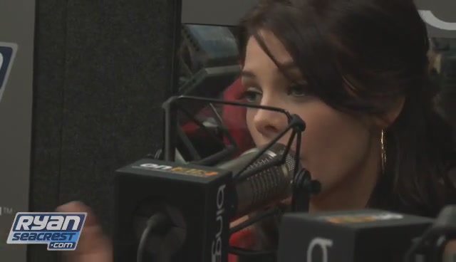 Ashley-Greene-dot-nl_2009RyanSeacrest0069.jpg Ashley-Greene-dot-nl_2009RyanSeacrest0069.jpg