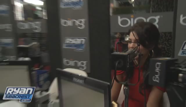 Ashley-Greene-dot-nl_2009RyanSeacrest0077.jpg