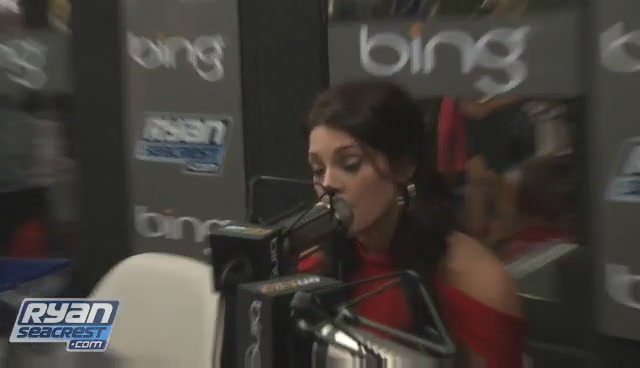 Ashley-Greene-dot-nl_2009RyanSeacrest0085.jpg