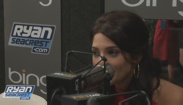Ashley-Greene-dot-nl_2009RyanSeacrest0092.jpg
