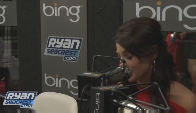 Ashley-Greene-dot-nl_2009RyanSeacrest0096.jpg
