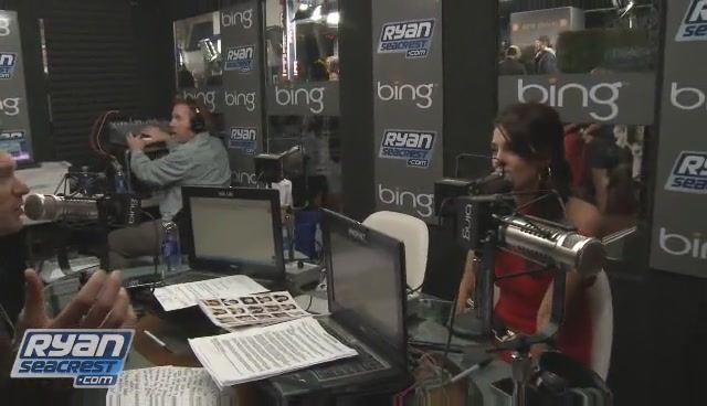 Ashley-Greene-dot-nl_2009RyanSeacrest0105.jpg Ashley-Greene-dot-nl_2009RyanSeacrest0105.jpg