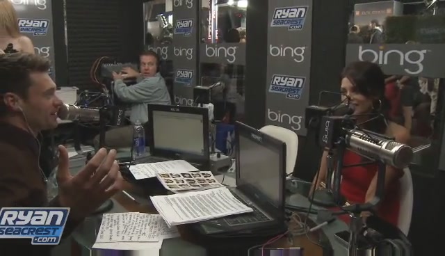 Ashley-Greene-dot-nl_2009RyanSeacrest0106.jpg Ashley-Greene-dot-nl_2009RyanSeacrest0106.jpg