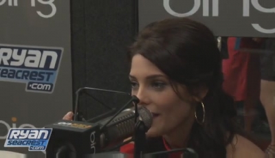 Ashley-Greene-dot-nl_2009RyanSeacrest0088.jpg