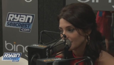 Ashley-Greene-dot-nl_2009RyanSeacrest0091.jpg