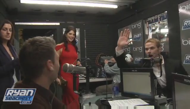Ashley-Greene-dot-nl_2009RyanSeacrest0111.jpg