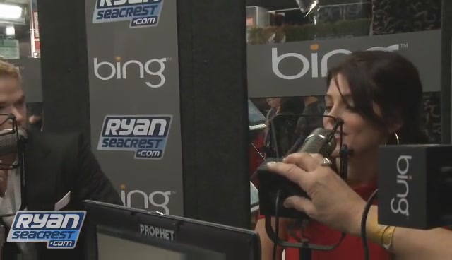 Ashley-Greene-dot-nl_2009RyanSeacrest0132.jpg