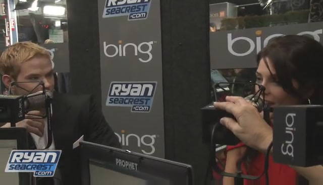 Ashley-Greene-dot-nl_2009RyanSeacrest0133.jpg