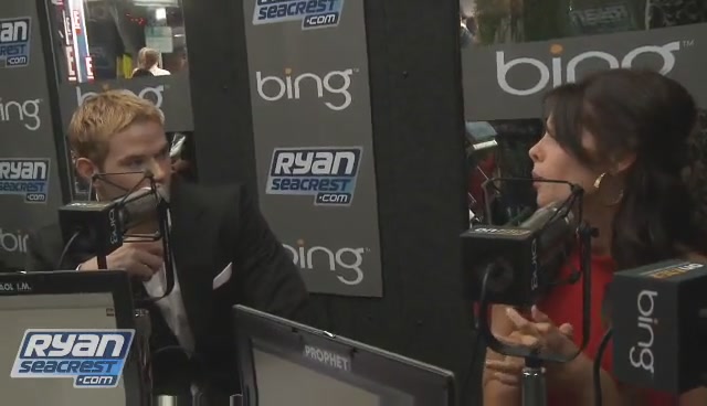 Ashley-Greene-dot-nl_2009RyanSeacrest0135.jpg