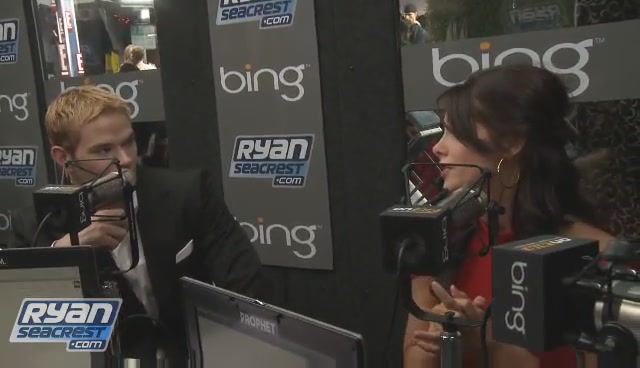 Ashley-Greene-dot-nl_2009RyanSeacrest0136.jpg