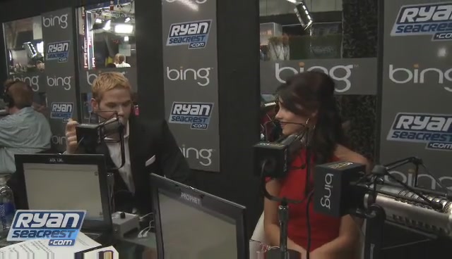 Ashley-Greene-dot-nl_2009RyanSeacrest0161.jpg