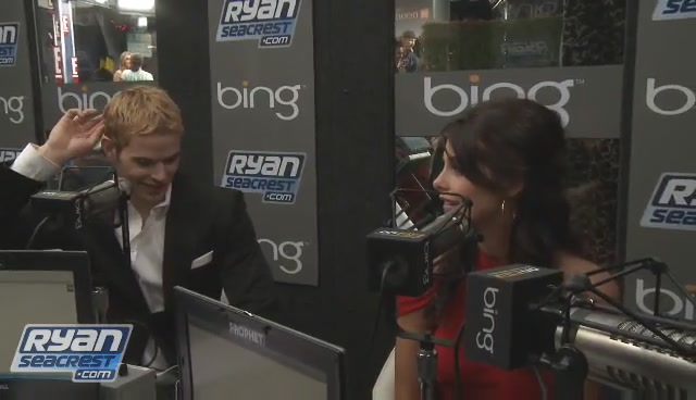 Ashley-Greene-dot-nl_2009RyanSeacrest0163.jpg