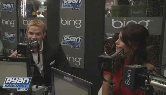 Ashley-Greene-dot-nl_2009RyanSeacrest0167.jpg