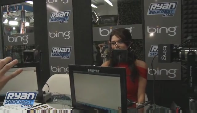 Ashley-Greene-dot-nl_2009RyanSeacrest0214.jpg