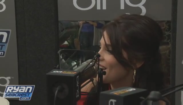 Ashley-Greene-dot-nl_2009RyanSeacrest0220.jpg