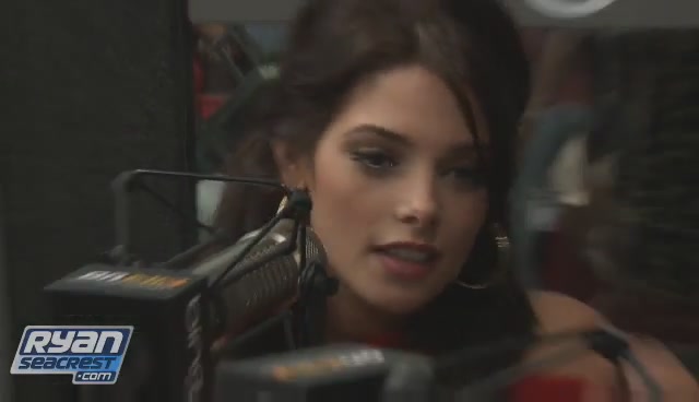 Ashley-Greene-dot-nl_2009RyanSeacrest0226.jpg