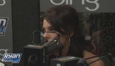 Ashley-Greene-dot-nl_2009RyanSeacrest0239.jpg