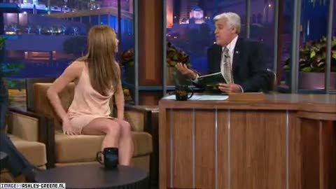AshleyGreene_dot_nl-AchterdeSchermen14Juli2010JayLeno00016.jpg