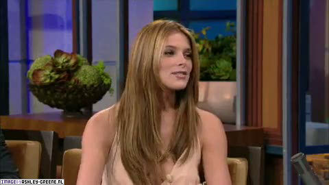 AshleyGreene_dot_nl-AchterdeSchermen14Juli2010JayLeno00030.jpg AshleyGreene_dot_nl-AchterdeSchermen14Juli2010JayLeno00030.jpg