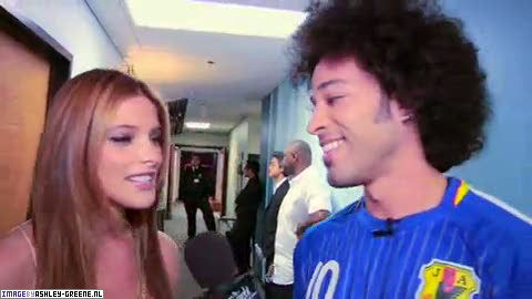 AshleyGreene_dot_nl-AchterdeSchermen14Juli2010JayLeno00039.jpg AshleyGreene_dot_nl-AchterdeSchermen14Juli2010JayLeno00039.jpg