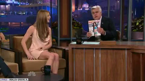 AshleyGreene_dot_nl-AchterdeSchermen14Juli2010JayLeno00031.jpg