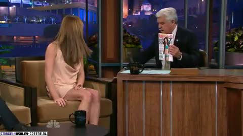 AshleyGreene_dot_nl-AchterdeSchermen14Juli2010JayLeno00039.jpg