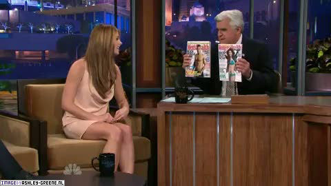 AshleyGreene_dot_nl-AchterdeSchermen14Juli2010JayLeno00047.jpg