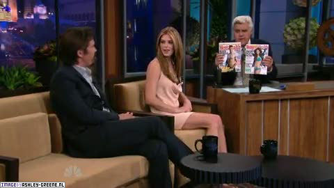 AshleyGreene_dot_nl-AchterdeSchermen14Juli2010JayLeno00051.jpg