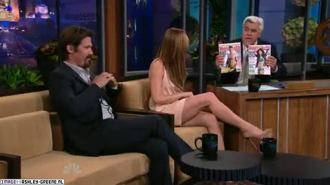 AshleyGreene_dot_nl-AchterdeSchermen14Juli2010JayLeno00053.jpg