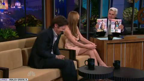 AshleyGreene_dot_nl-AchterdeSchermen14Juli2010JayLeno00055.jpg